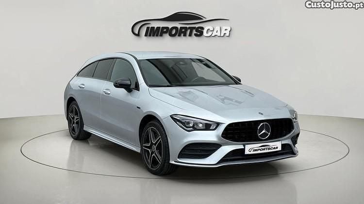Cinza Usado 2022 Mercedes CLA250e AMG line Sedan | € 36.999 (Preço justo) - Imagem 1/1