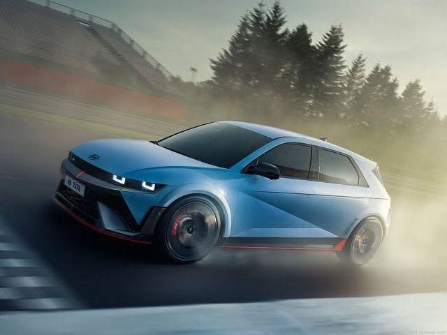 Azul Usado 2024 Hyundai Ioniq 5 SUV | € 65.000 - Imagem 1/4