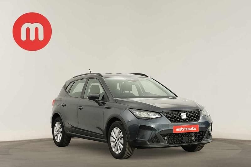 Cinzento Usado 2024 Seat Arona SUV | € 20.499 (Preço justo) - Imagem 1/4
