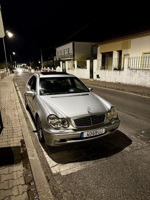 Usado 2002 Mercedes C220 Sedan | € 5.500 - Imagem 1/4