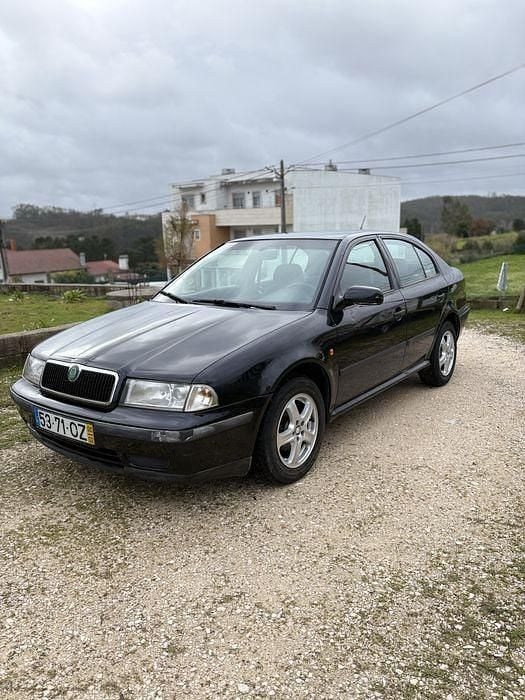 Usado 2000 Skoda Octavia Sedan | € 1.650 - Imagem 1/4