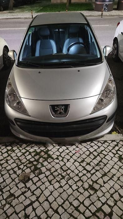Usado 2008 Peugeot 207 Sedan | € 3.590 (Preço justo) - Imagem 1/3