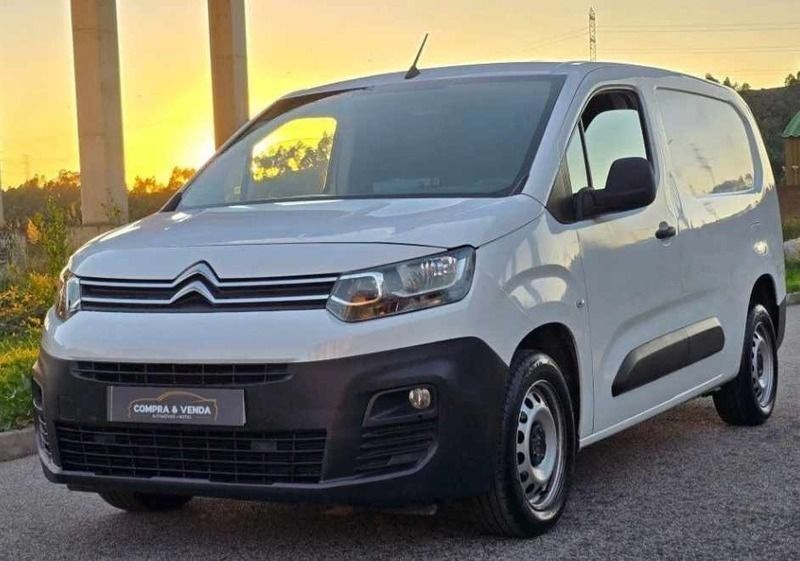 Branco Usado 2019 Citroën Berlingo Monovolume | € 12.500 (Preço justo) - Imagem 1/4