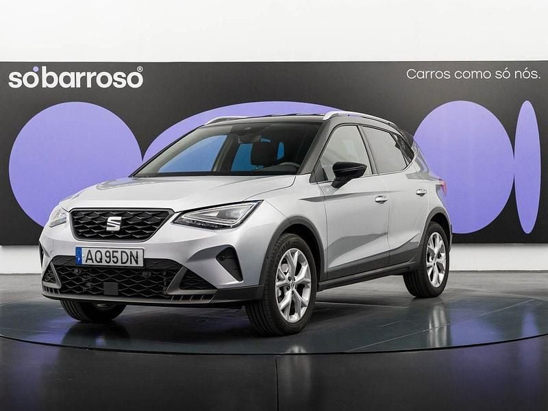 Cinza Usado 2022 Seat Arona FR SUV | € 19.990 (Preço elevado) - Imagem 1/4