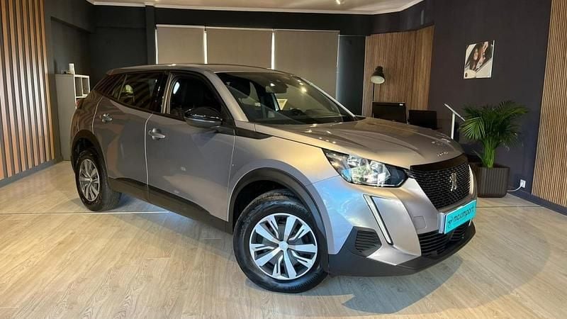 Usado Peugeot 2008 Active 102 HP (75 kW) 2023 Cinza SUV