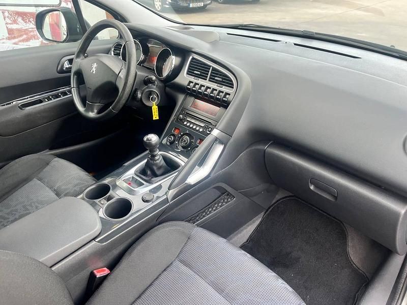 Usado Peugeot 3008 115 HP (84 kW) 2010 Antracite Carrinha