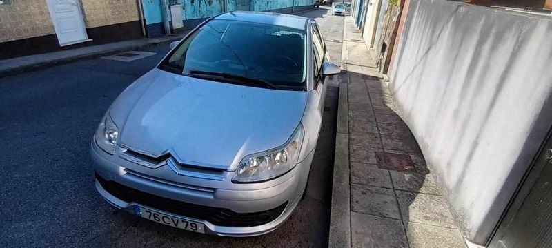 Cinzento Usado 2007 Citroën C4 Coupé | € 3.300 (Preço justo) - Imagem 1/4