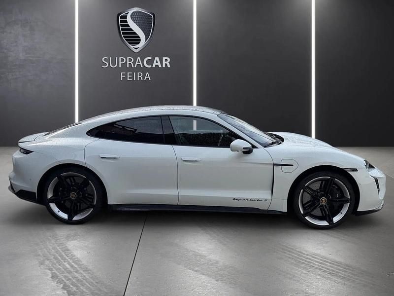 Usado Porsche Taycan 559 kW (761 HP) 2020 Branco Sedan