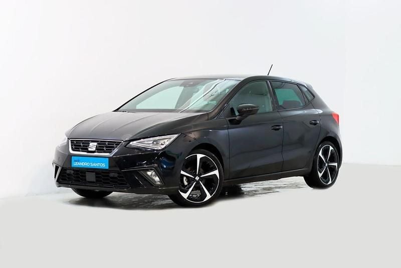 Cinzento Usado 2023 Seat Ibiza | € 15.900 (Preço justo) - Imagem 1/4