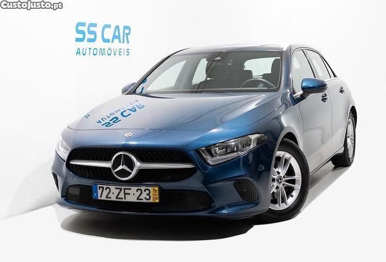 Azul Usado 2019 Mercedes A160 Style Citadino | € 20.940 (Super Preço) - Imagem 1/1