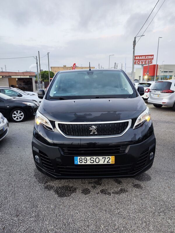 Usado Peugeot Expert Premium 115 HP (84 kW) 2017 Preto Van
