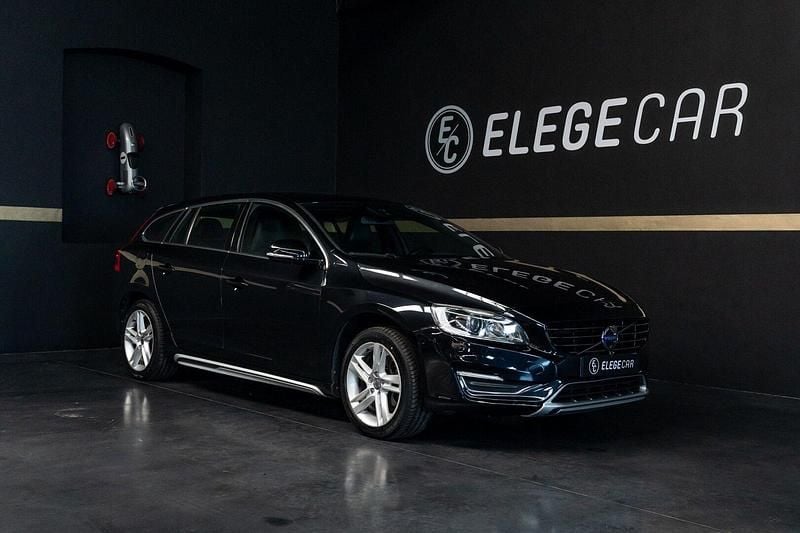 Preto Usado 2013 Volvo V60 Summum Carrinha | € 13.450 - Imagem 1/4