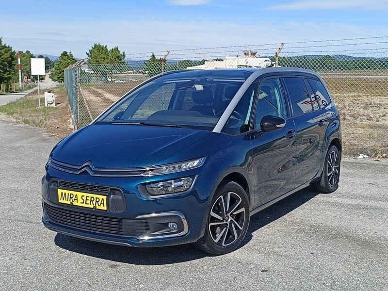 Azul Usado 2021 Citroën C4 Shine Monovolume | € 23.250 (Caro) - Imagem 1/4