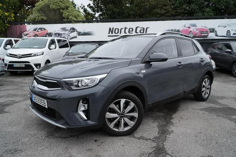 Cinza Usado 2022 Kia Stonic SUV | € 13.250 (Bom preço) - Imagem 1/4