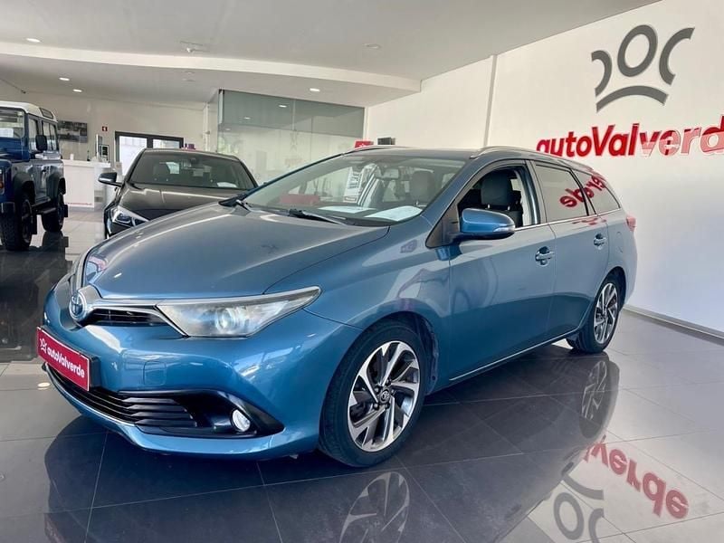 Azul Usado 2015 Toyota Auris Hybrid | € 14.750 - Imagem 1/4