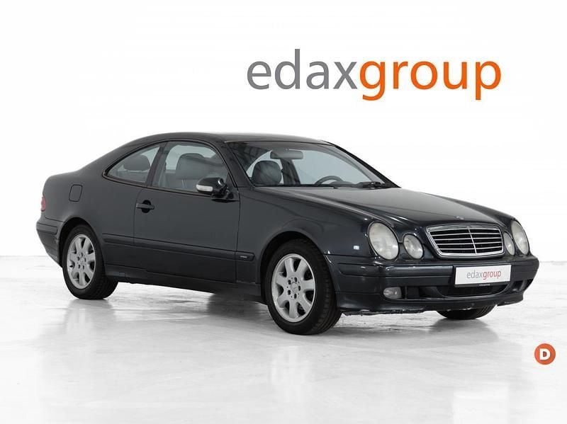 Preto Usado 2001 Mercedes 200 | € 4.990 - Imagem 1/4