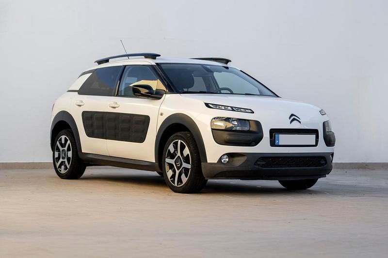 Branco Usado 2016 Citroën C4 Cactus Citadino | € 10.500 (Preço justo) - Imagem 1/4