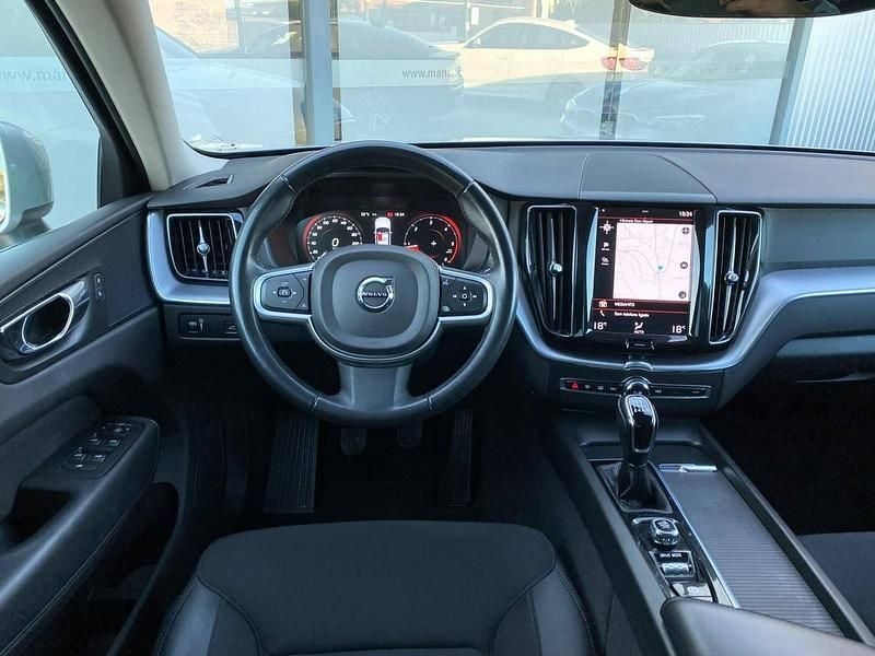 Usado Volvo XC60 Momentum 190 HP (139 kW) 2020 Cinzento SUV