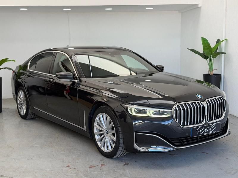 Cinza Usado 2021 BMW 730 Performance Sedan | € 49.990 - Imagem 1/4