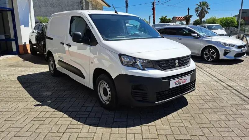 Branco Usado 2019 Peugeot Partner Monovolume | € 12.900 (Preço justo) - Imagem 1/4
