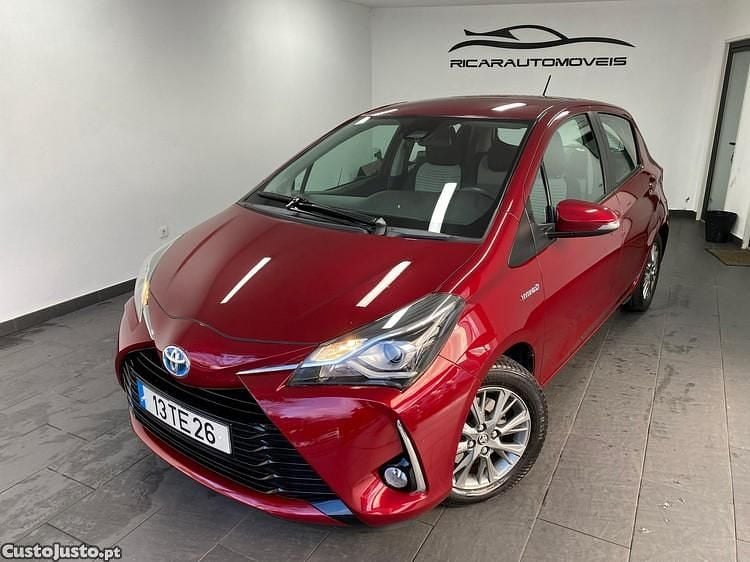 Vermelho Usado 2017 Toyota Yaris Hybrid Comfort Citadino | € 15.750 (Preço justo) - Imagem 1/1