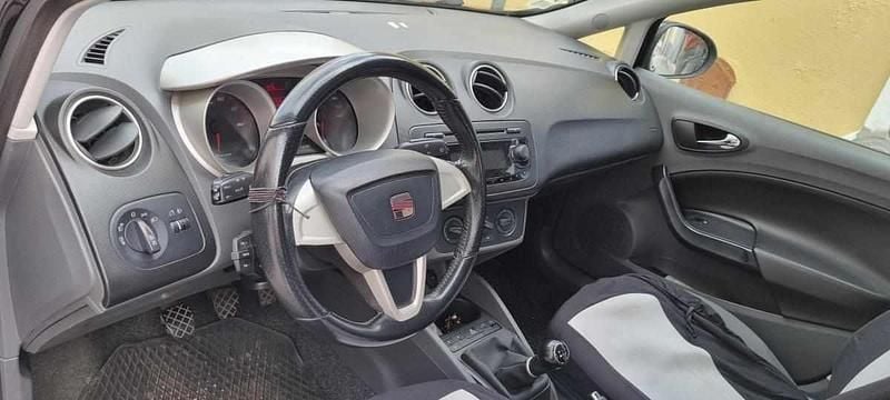 Usado Seat Ibiza 69 HP (50 kW) 2009 Preto Citadino