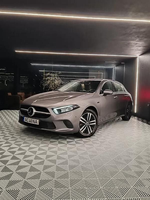 Usado Mercedes A250 Style 218 HP (160 kW) 2020 Cinza