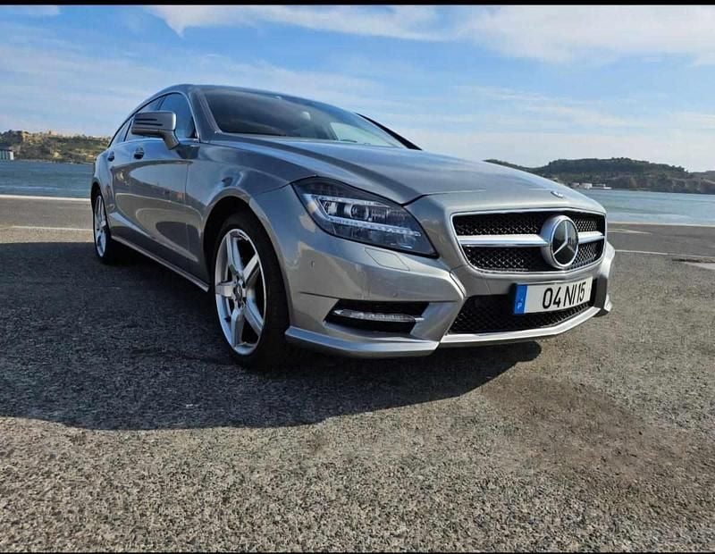 Cinzento Usado 2012 Mercedes CLS350 Carrinha | € 22.490 - Imagem 1/4