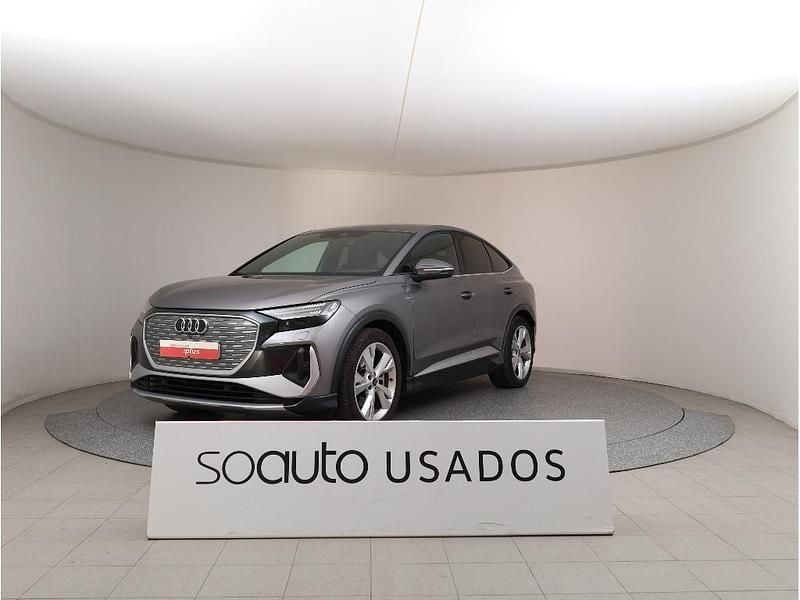 Cinzento médio metalizado Usado 2023 Audi Q4 Sportback e-tron Design SUV | € 32.990 (Preço justo) - Imagem 1/4