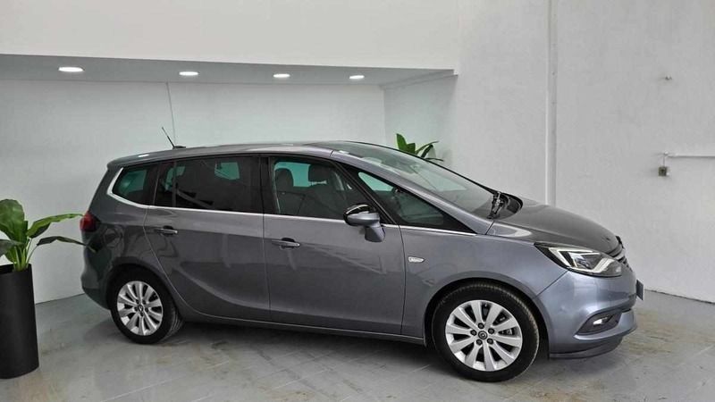 Cinzento Usado 2019 Opel Zafira Life Van | € 17.500 - Imagem 1/4