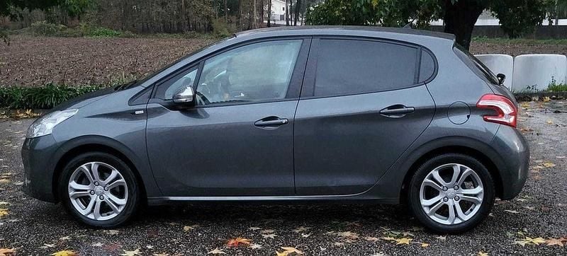 Usado 2015 Peugeot 208 Style Citadino | € 7.499 (Bom preço) - Imagem 1/4