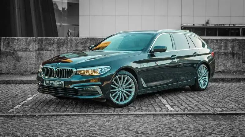 Cinzento Usado 2019 BMW 520 Luxury Line Carrinha | € 32.500 (Caro) - Imagem 1/4
