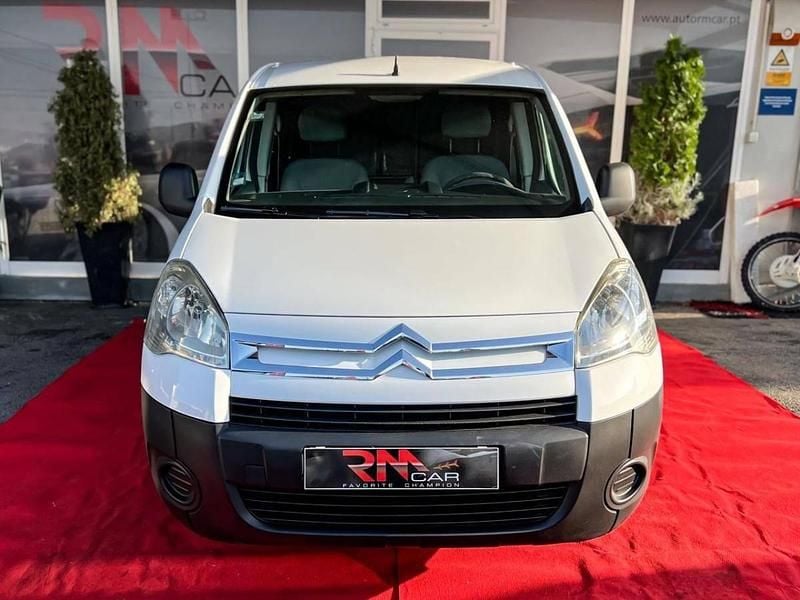 Branco Usado 2008 Citroën Berlingo Monovolume | € 5.750 (Caro) - Imagem 1/4