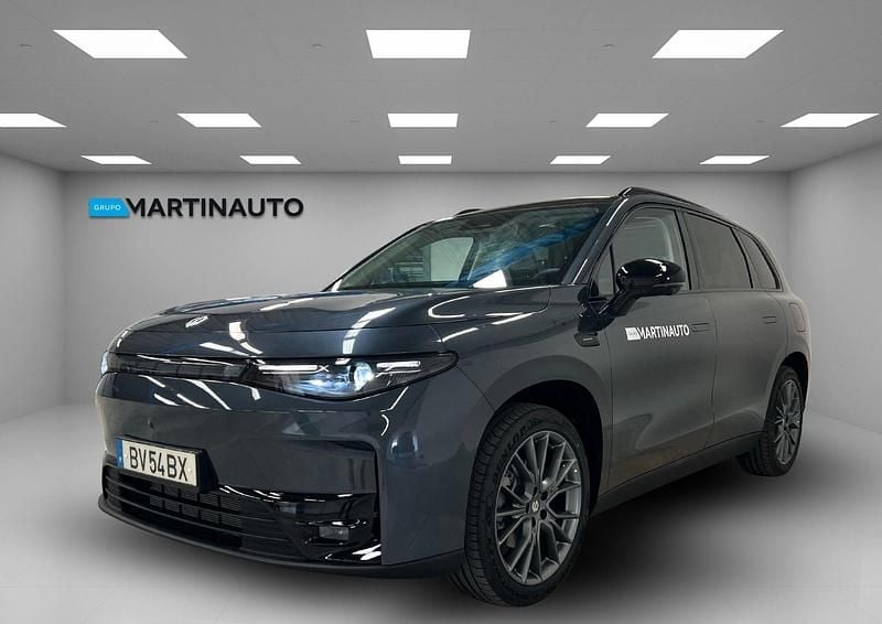 Cinza Novo 2025 Leapmotor T03 Citadino | € 35.500 - Imagem 1/4