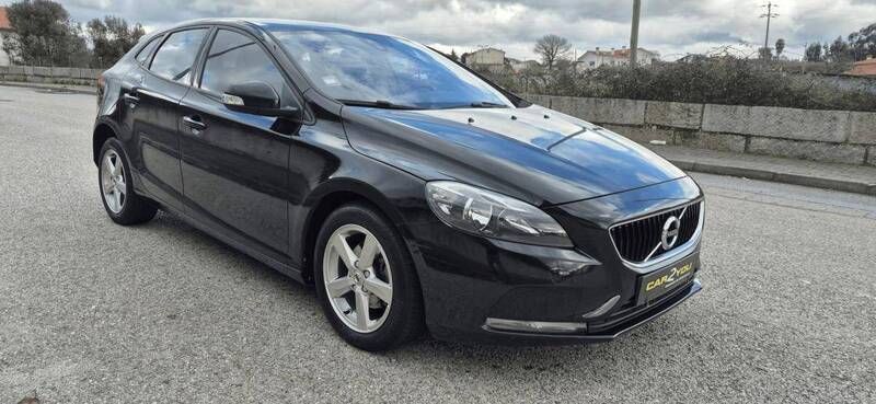 Preto Usado 2018 Volvo V40 Carrinha | € 13.000 (Bom preço) - Imagem 1/4