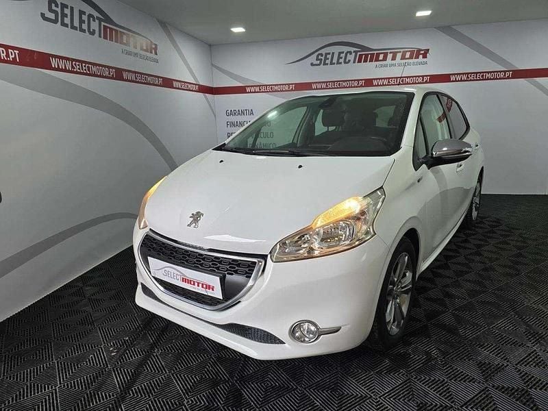 Usado Peugeot 208 82 HP (60 kW) 2015 Branco Citadino