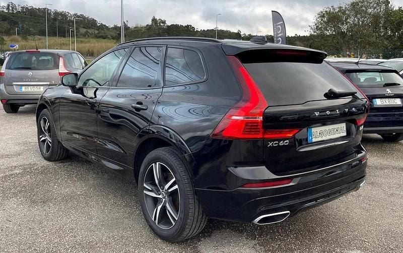 Usado Volvo XC60 R-Design 190 HP (139 kW) 2020 Preto SUV