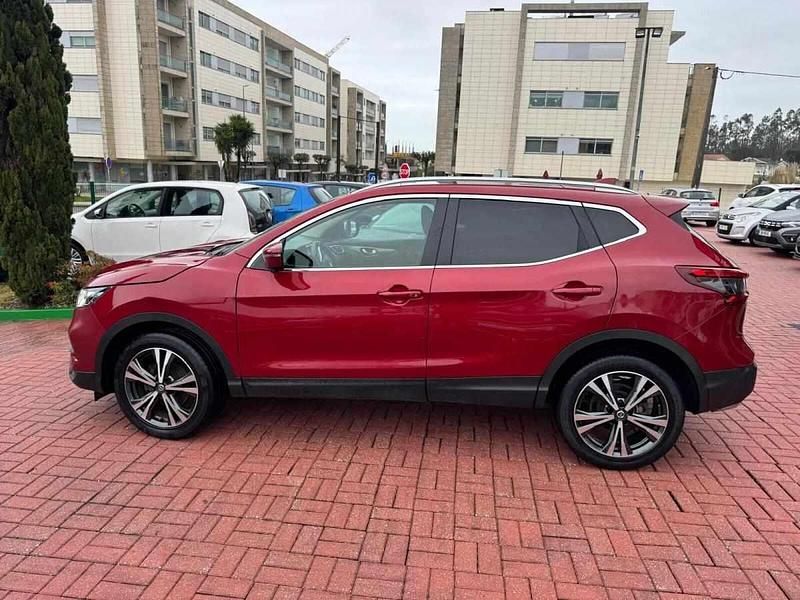 Usado Nissan Qashqai 115 HP (84 kW) 2018 Vermelho SUV