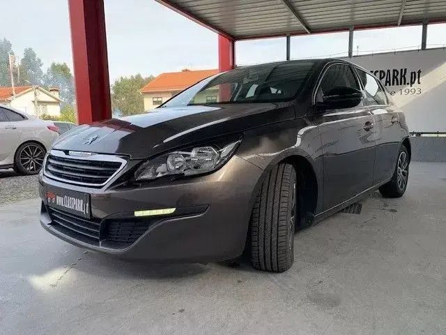 Cinzento Usado 2015 Peugeot 308 Access Citadino | € 11.500 (Preço elevado) - Imagem 1/4