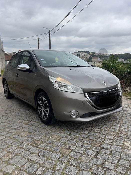 Usado 2013 Peugeot 208 Citadino | € 8.990 (Preço justo) - Imagem 1/4