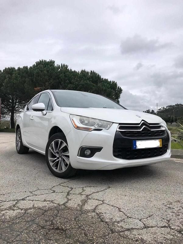 Branco Usado 2013 DS Automobiles DS4 | € 7.280 - Imagem 1/4