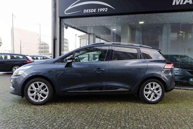 Usado Renault Clio IV 90 HP (66 kW) 2019 Cinzento Carrinha