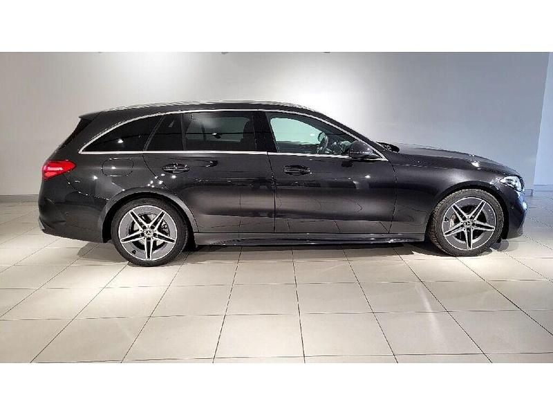 Usado Mercedes C300 AMG line 265 HP (194 kW) 2022 Preto Carrinha