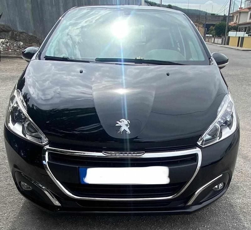 Preto Usado 2017 Peugeot 208 Citadino | € 9.900 (Bom preço) - Imagem 1/4