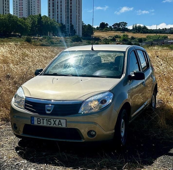 Usado 2011 Dacia Sandero Citadino | € 3.450 - Imagem 1/4