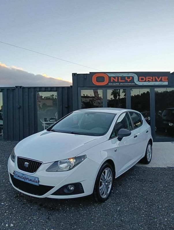 Usado Seat Ibiza 69 HP (50 kW) 2011 Branco Citadino