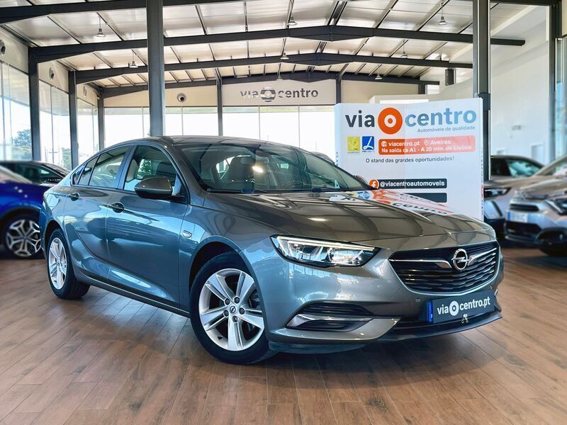 Cinza Usado 2019 Opel Insignia Business Edition Sedan | € 16.250 (Preço justo) - Imagem 1/4