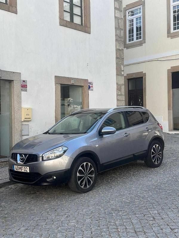 Cinzento Usado 2011 Nissan Qashqai SUV | € 6.800 (Preço justo) - Imagem 1/4