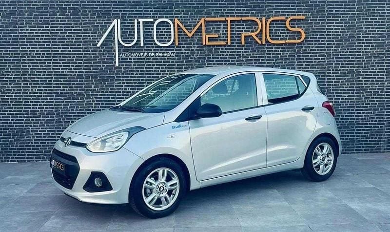 Cinza Usado 2014 Hyundai i10 Select Citadino | € 7.500 (Preço justo) - Imagem 1/4