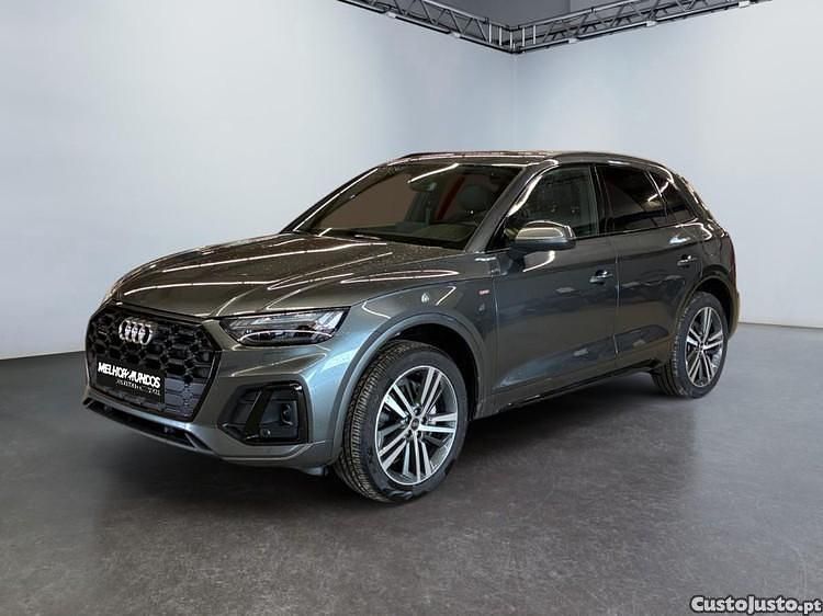 Cinza Usado 2025 Audi Q5 S-Line SUV | € 69.900 - Imagem 1/1
